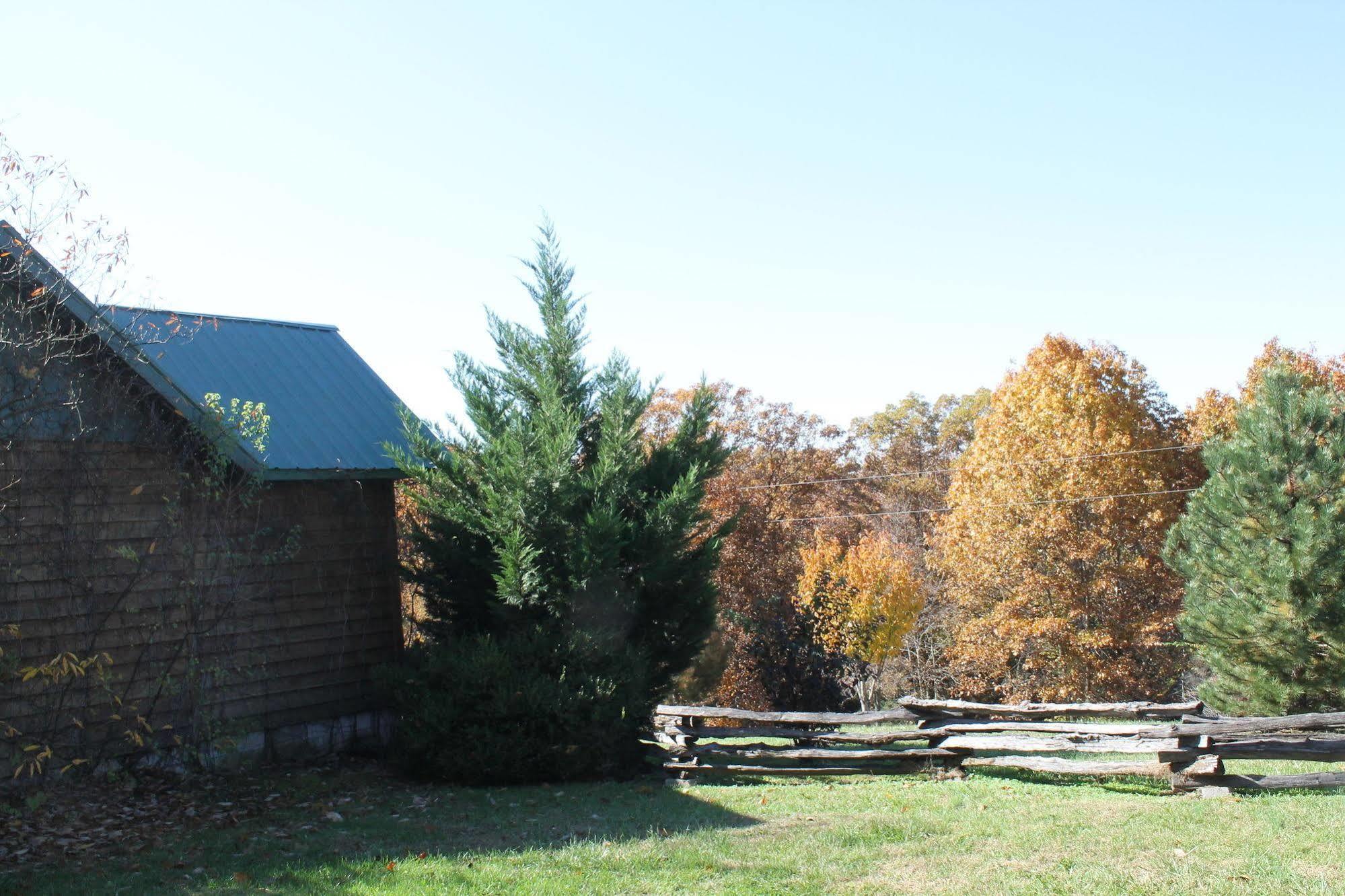 Bear Creek Lodge Cabin Resort Reeds Spring Exterior photo